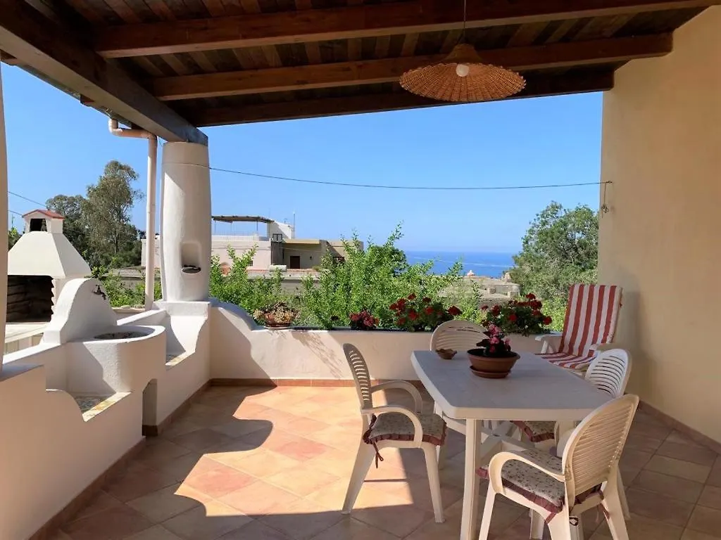 Willa Casa Il Girasole, Panoramica E A Pochi Passi Dal Centro Di Malfa Malfa (Salina)